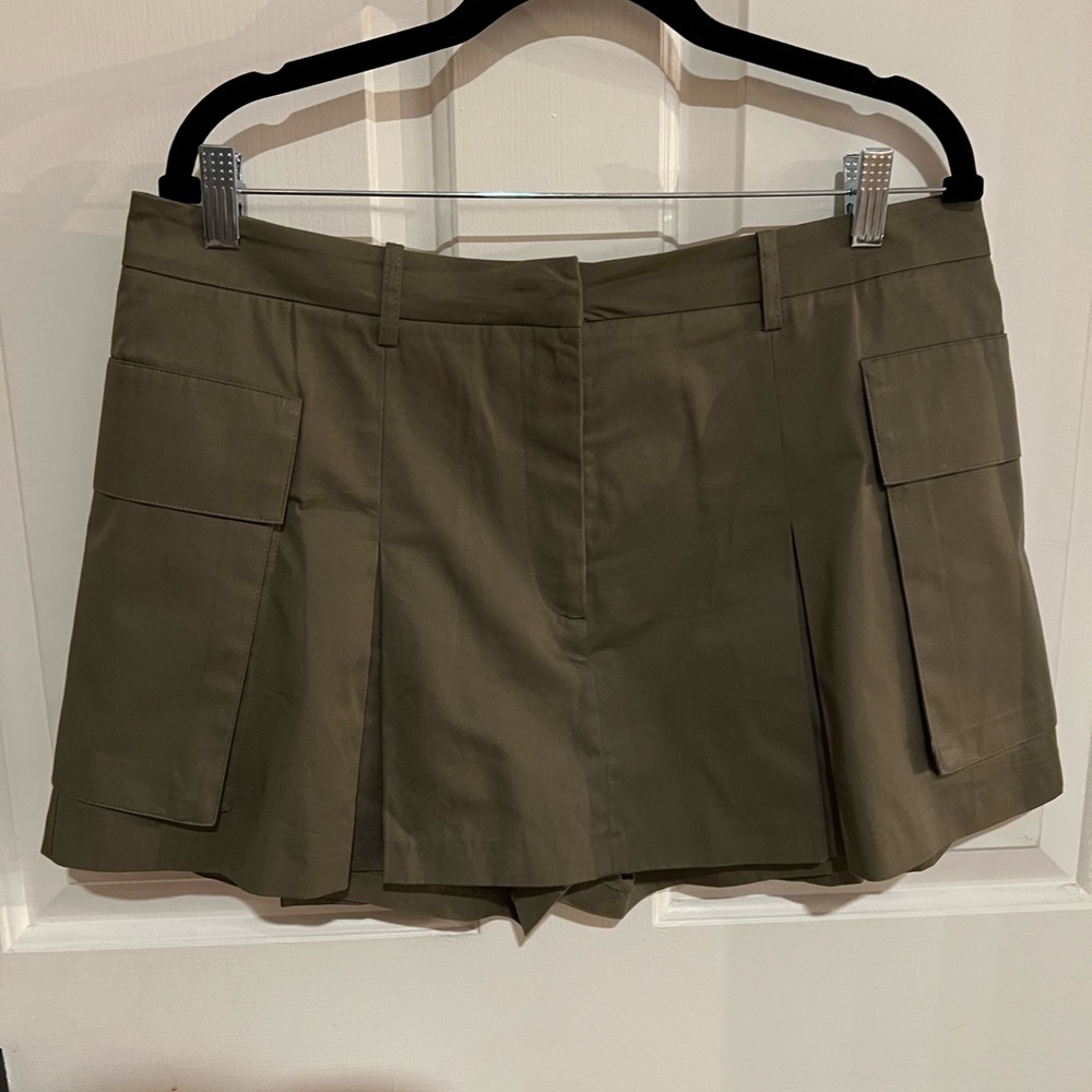 Pilcro Olive Women's Cargo Skort